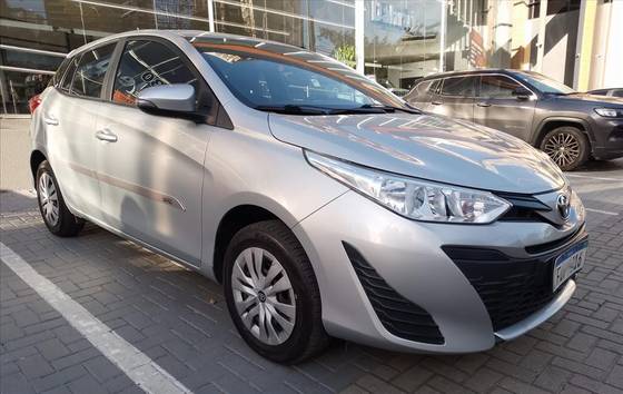 TOYOTA YARIS 1.3 16V FLEX XL LIVE MULTIDRIVE TOYOTA YARIS 1.3 16V FLEX XL LIVE MULTIDRIVE